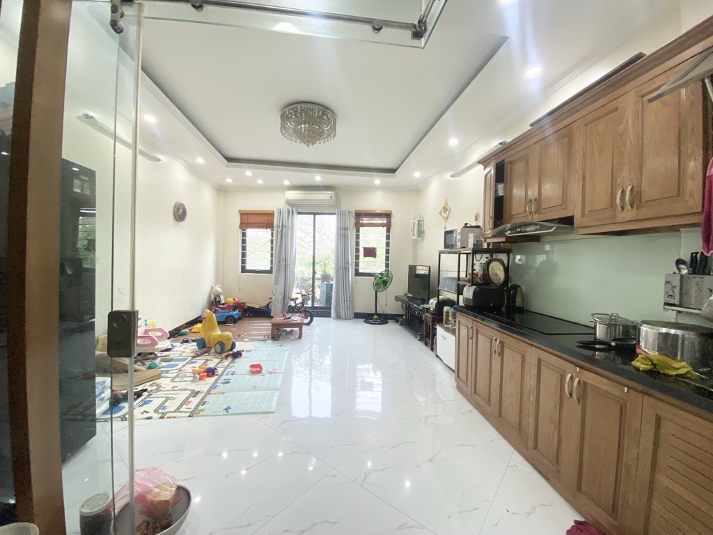 Nhà Đền Lừ mặt chợ, kinh doanh sầm uất 45m2 - 5 tầng nhỉnh 13 tỷ - Ảnh 1